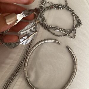 Alternative view of Yaprak Kelepçe - Çizgi Model Kelepçe - Üçlü Taşlı Model Silver Çelik Bileklikler
