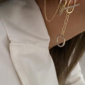 Alternative view of Halka Taşlı Tasarım Model - Üçgen Taşlı Model - Zincir Kıkırdak Gold Çelik Küpeler